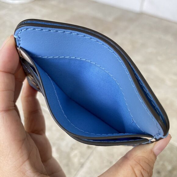 Last 1 ‼️Tory Burch T Monogram Contrast Embossed Leather Card Case 137135 - Picture 5 of 6